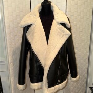 Vincent Camuto Faux Leather Heavy Weight jacket with hardware and belt lg